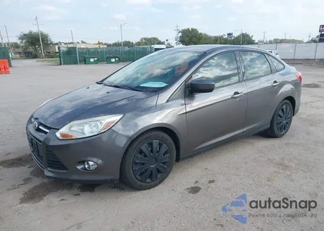 2012 Ford Focus Se z USA, uszkodzony, nr VIN 1FAHP3F23CL262158